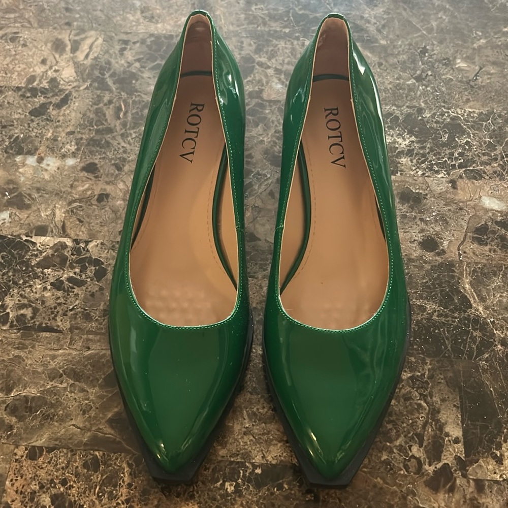 GREEN ST Patrick’s Day (or Wicked!) shoes! Worn once! Like new! size 11